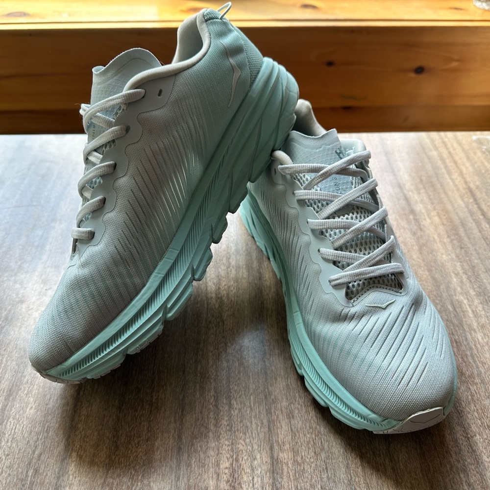 Hoka One One Women's Rincon 3 size 8.5us